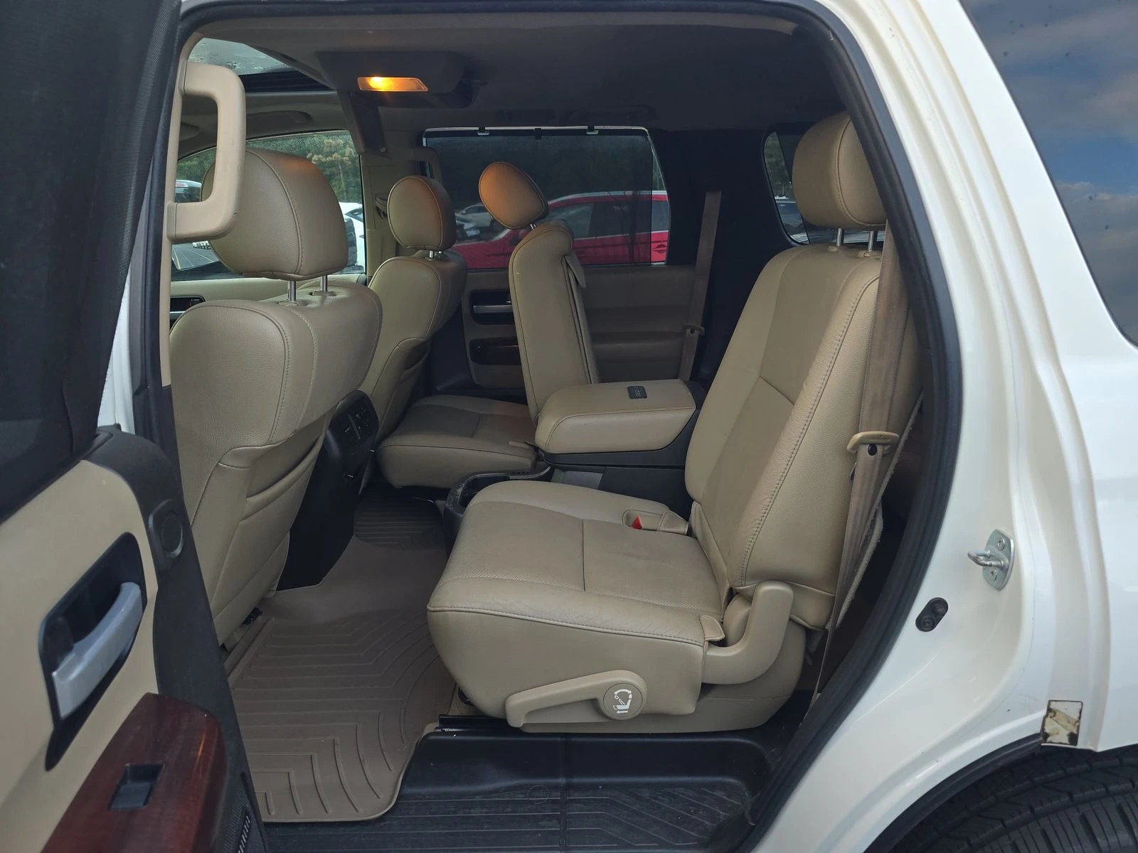 Toyota Sequoia PLATINUM V8 - изображение 10