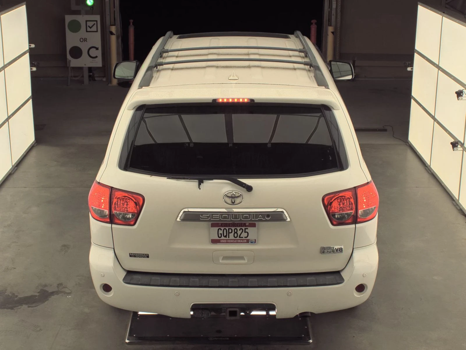 Toyota Sequoia PLATINUM V8 - изображение 4