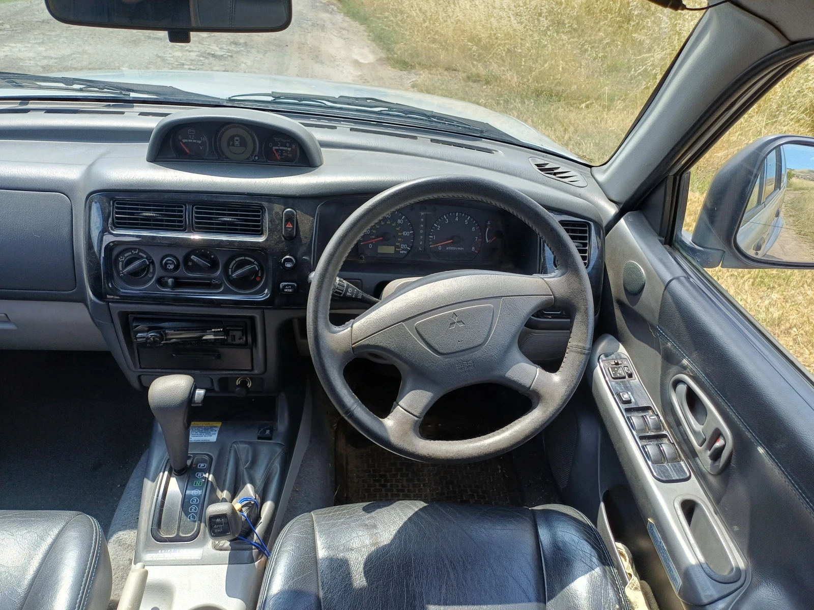 Mitsubishi Pajero sport, снимка 12 - Автомобили и джипове - 54883737