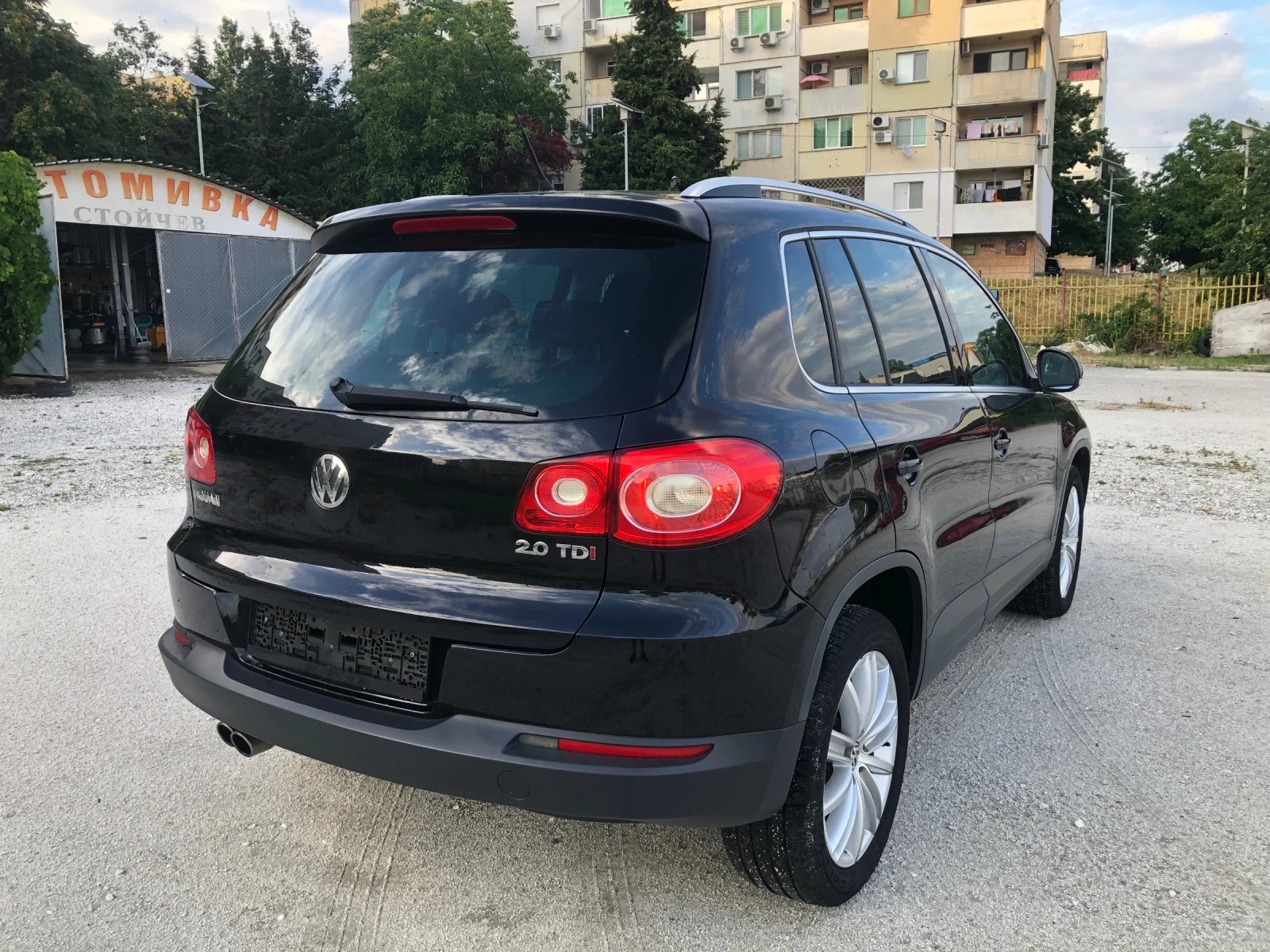 VW Tiguan 2.0 * 4x4* , снимка 3 - Автомобили и джипове - 55231881