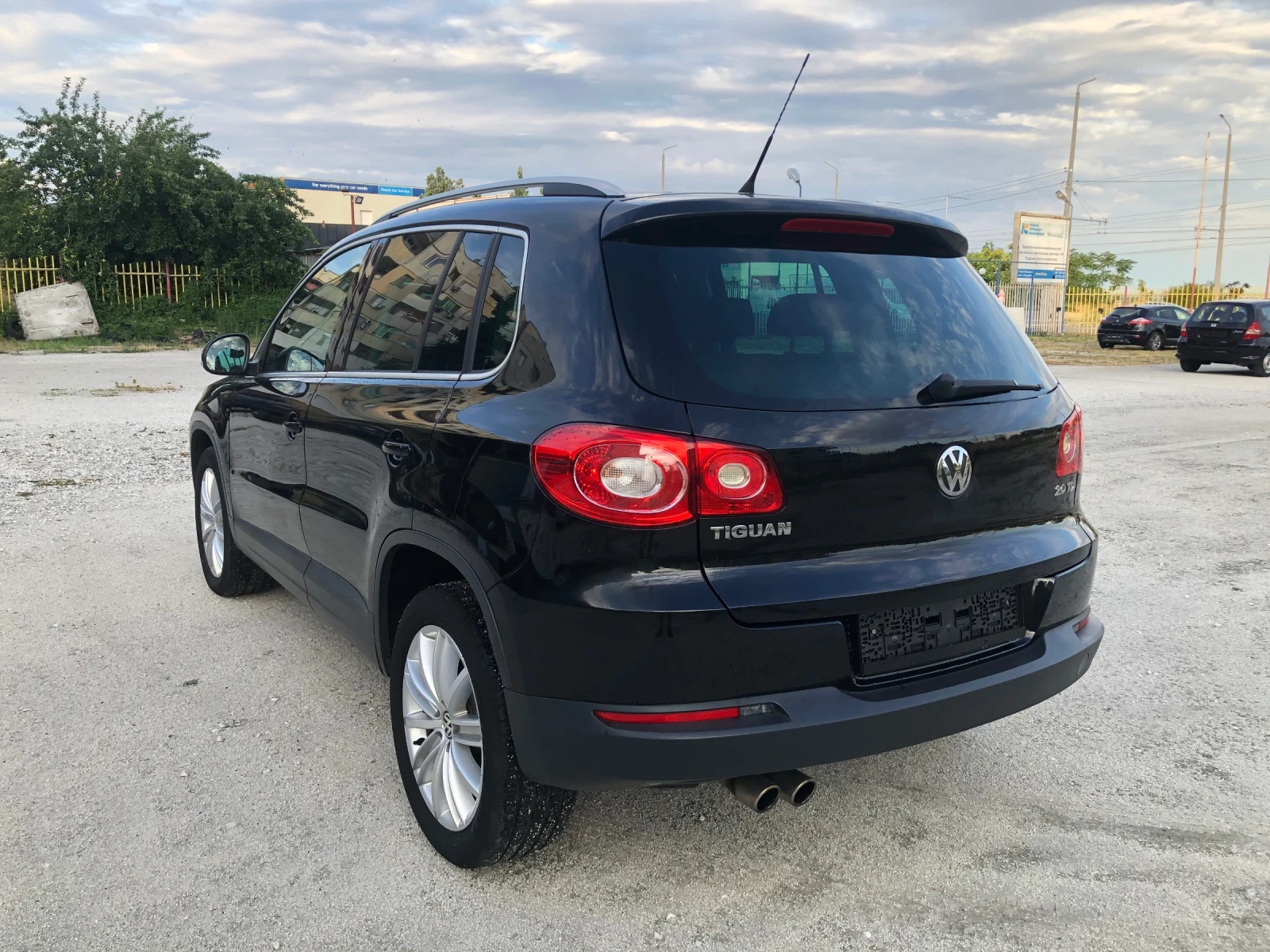 VW Tiguan 2.0 * 4x4* , снимка 4 - Автомобили и джипове - 55231881