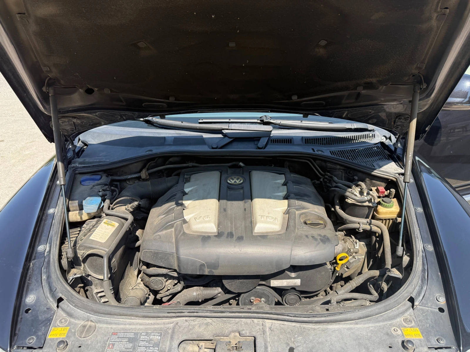 VW Touareg, снимка 16 - Автомобили и джипове - 55954461