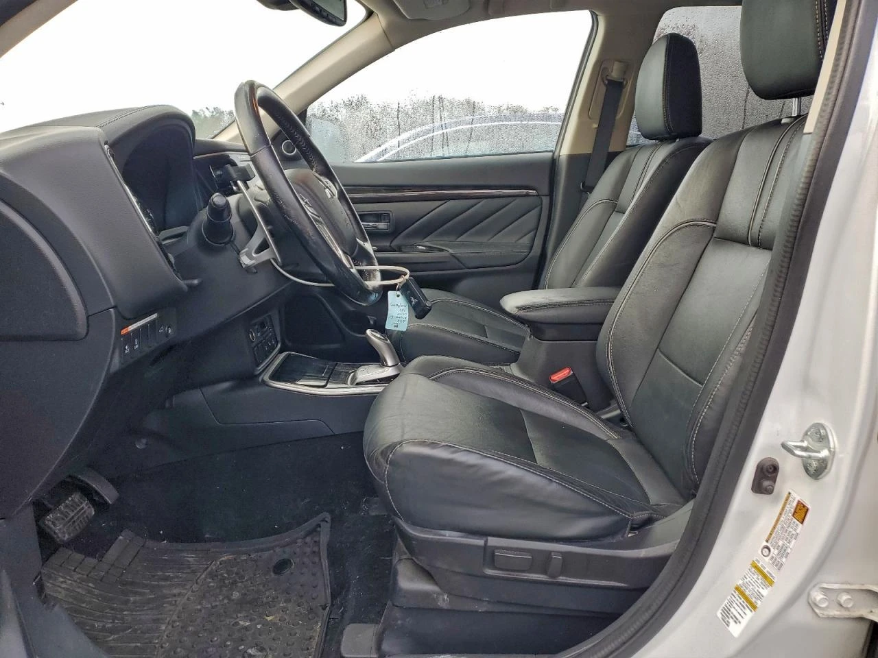 Mitsubishi Outlander 2l Se, снимка 7 - Автомобили и джипове - 55970442
