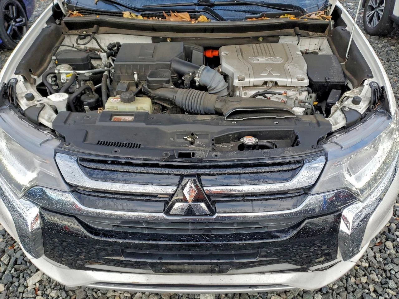 Mitsubishi Outlander 2l Se, снимка 12 - Автомобили и джипове - 55970442