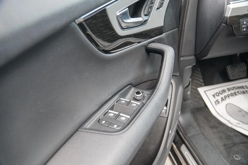 Audi Q7 S-Line * Панорама * АвтоКредит (ЦЕНА ДО БГ), снимка 10 - Автомобили и джипове - 56186136