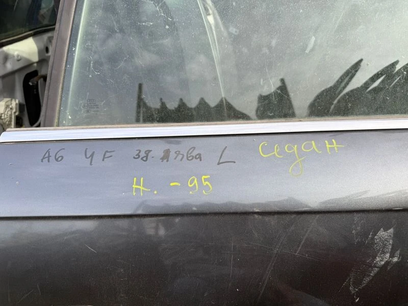 Задна лява врата Ауди Audi A6 4F седан ном 95