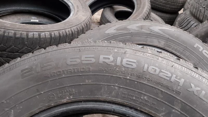 Гуми Зимни 215/65R16, снимка 6 - Гуми и джанти - 27726952