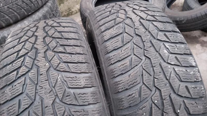 Гуми Зимни 215/65R16, снимка 2 - Гуми и джанти - 27726952