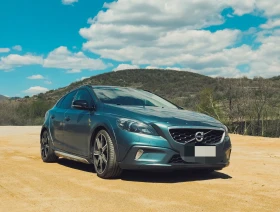 Volvo V40 Cross Country 2.5 AWD/ 5 цилиндъра/ обслужен/ 2 комплекта гуми, снимка 2