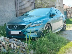Volvo V40 Cross Country 2.5 AWD/ 5 цилиндъра/ обслужен/ 2 комплекта гуми | Auto.bg — изображение 2