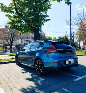 Volvo V40 Cross Country 2.5 AWD/ 5 цилиндъра/ обслужен/ 2 комплекта гуми | Auto.bg — изображение 3