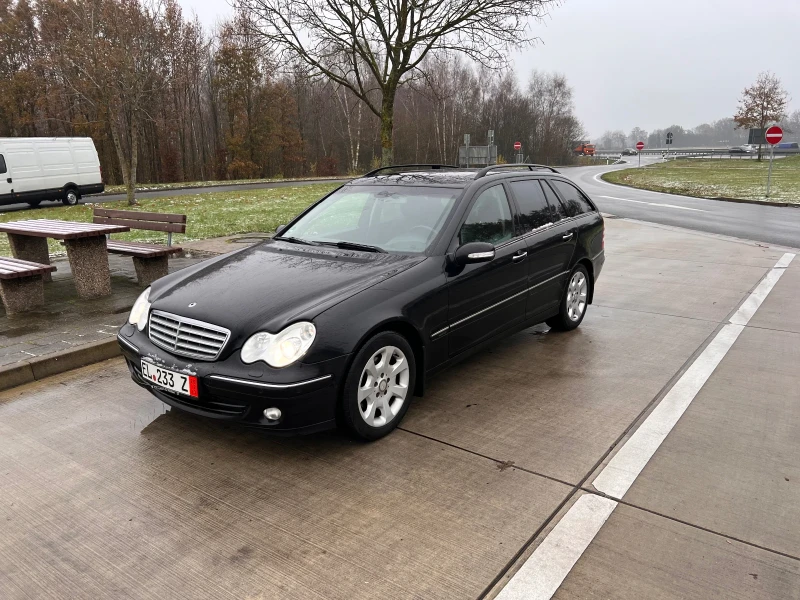 Mercedes-Benz C 220 Facelift Изпълнение Елеганс Автоматик, снимка 7 - Автомобили и джипове - 47149727