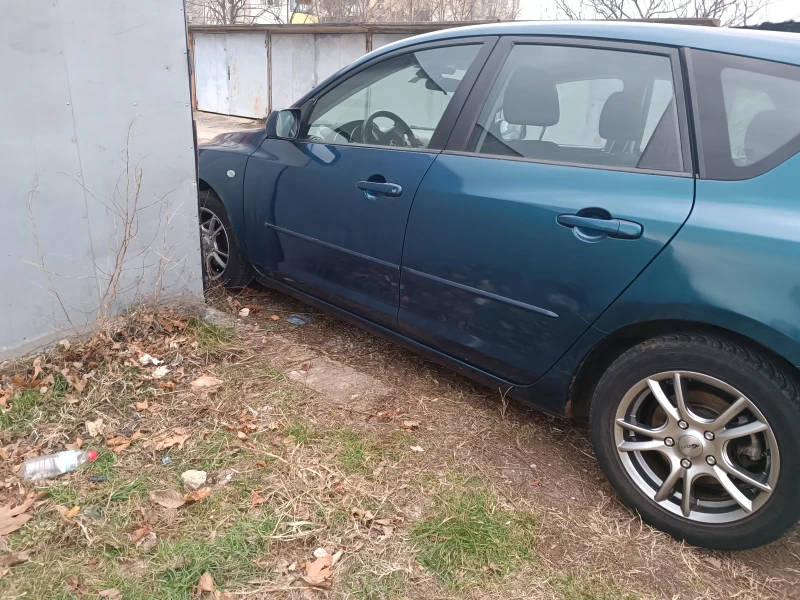 Mazda 3 1.6, снимка 3 - Автомобили и джипове - 48802981