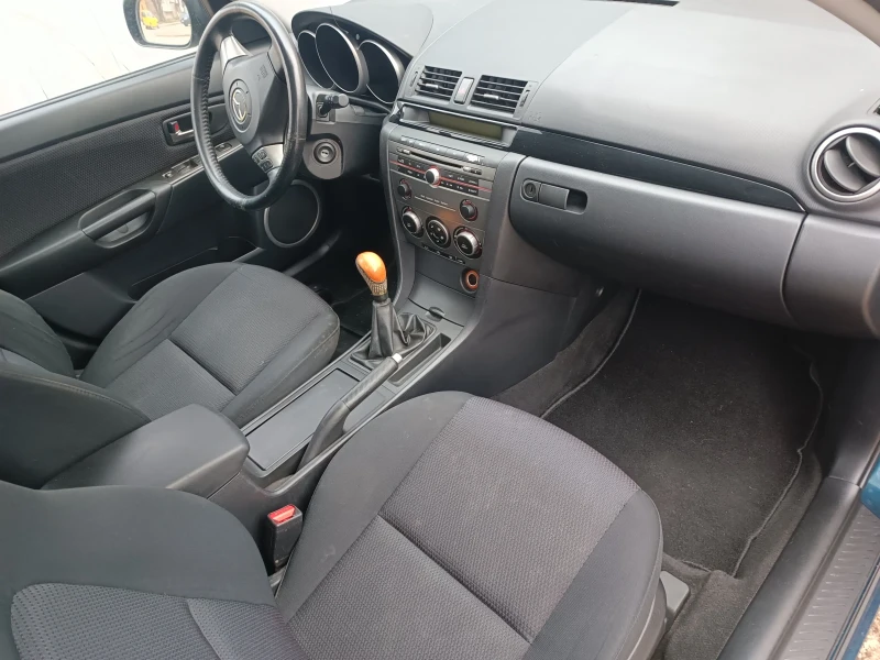 Mazda 3 1.6, снимка 8 - Автомобили и джипове - 48802981