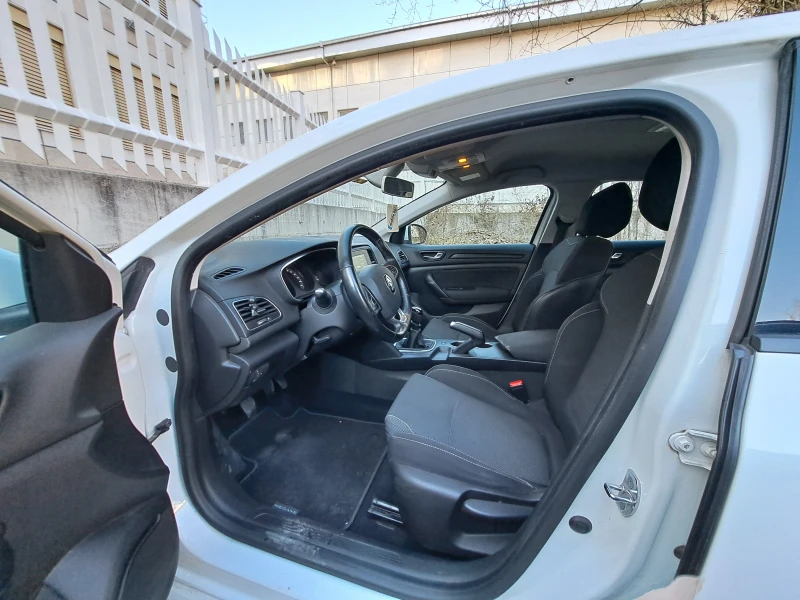 Renault Megane, снимка 9 - Автомобили и джипове - 49526609