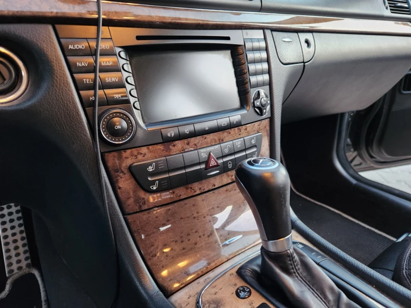 Mercedes-Benz E 350, снимка 9 - Автомобили и джипове - 52284478