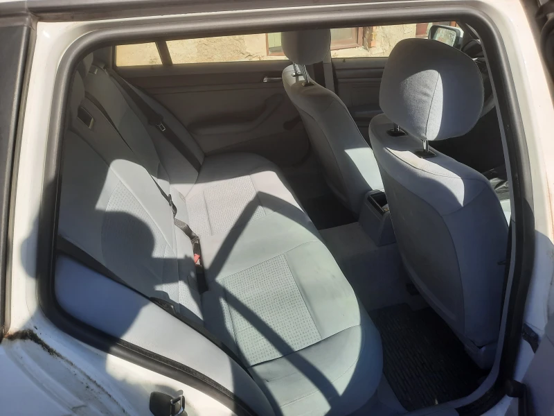 BMW 318 Touring, снимка 9 - Автомобили и джипове - 51858984