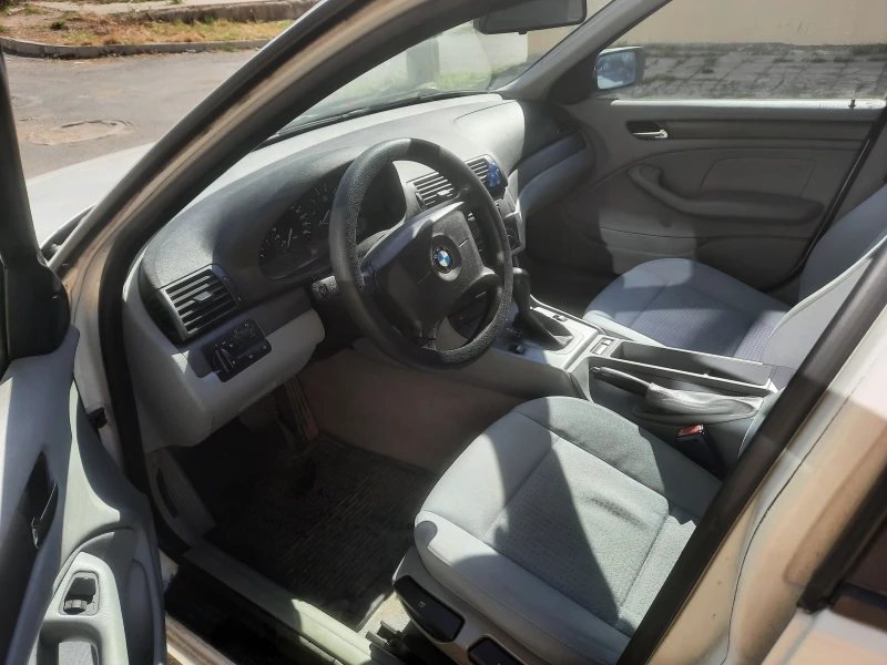 BMW 318 Touring, снимка 8 - Автомобили и джипове - 51858984
