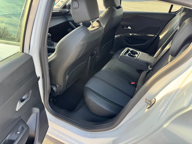 Peugeot 308 1.2TURBO-NAVI-6ск-40000км, снимка 13 - Автомобили и джипове - 52808436