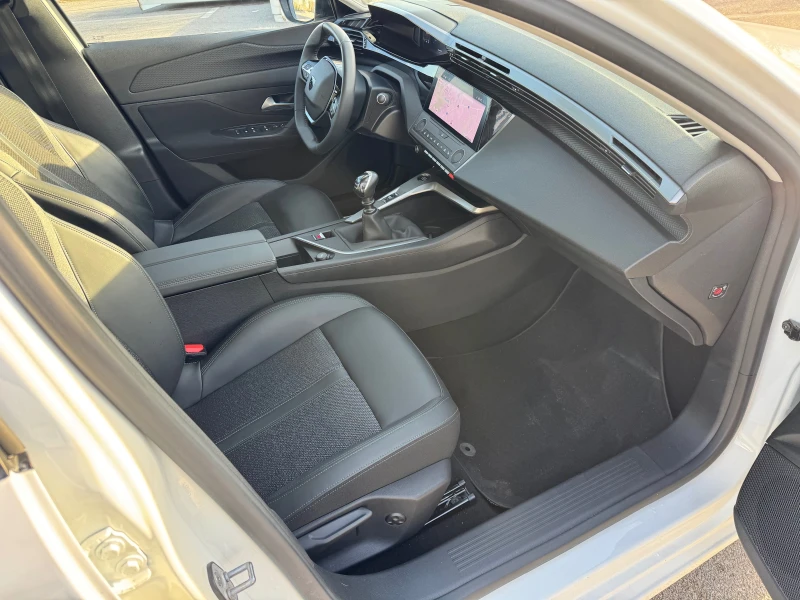 Peugeot 308 1.2TURBO-NAVI-6ск-40000км, снимка 10 - Автомобили и джипове - 52808436