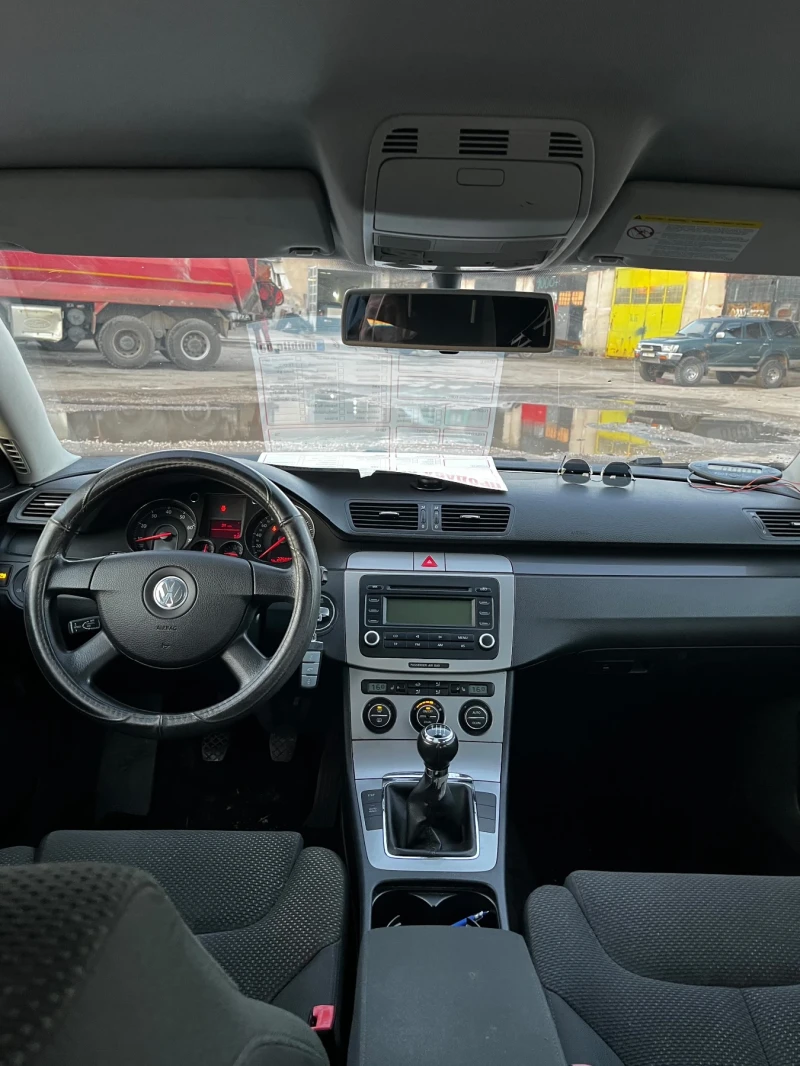 VW Passat, снимка 10 - Автомобили и джипове - 52944927