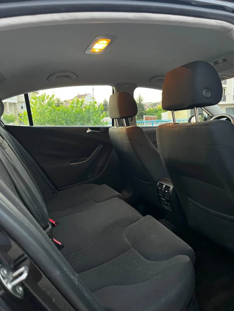 VW Passat, снимка 11 - Автомобили и джипове - 52944927