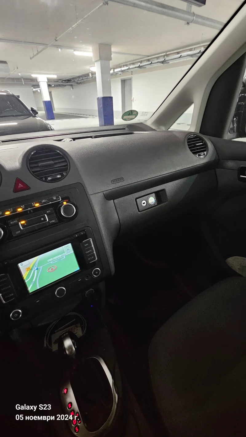 VW Caddy Jako, снимка 9 - Автомобили и джипове - 53138474