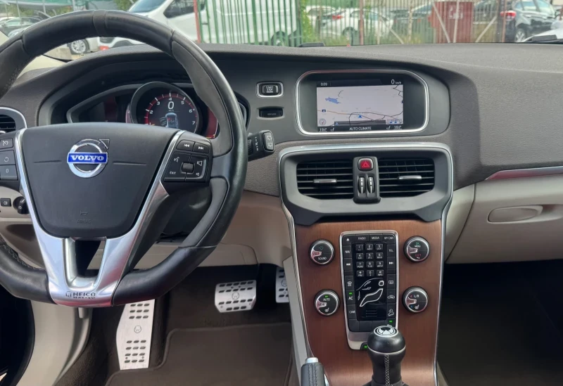 Volvo V40 Cross Country 2.5 Heico 4x4 - изображение 9
