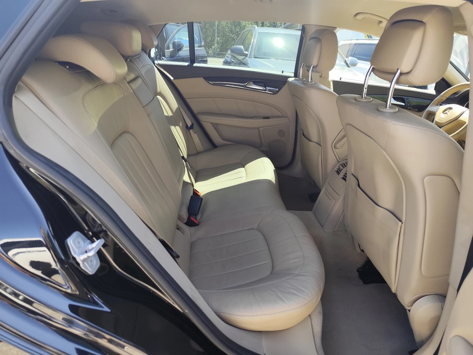 Mercedes-Benz CLS 350 CDi* 4MATIC* LED* КОЖА* АВТОМАТИК* 100%-ОРИГ.КМ. ! - изображение 8