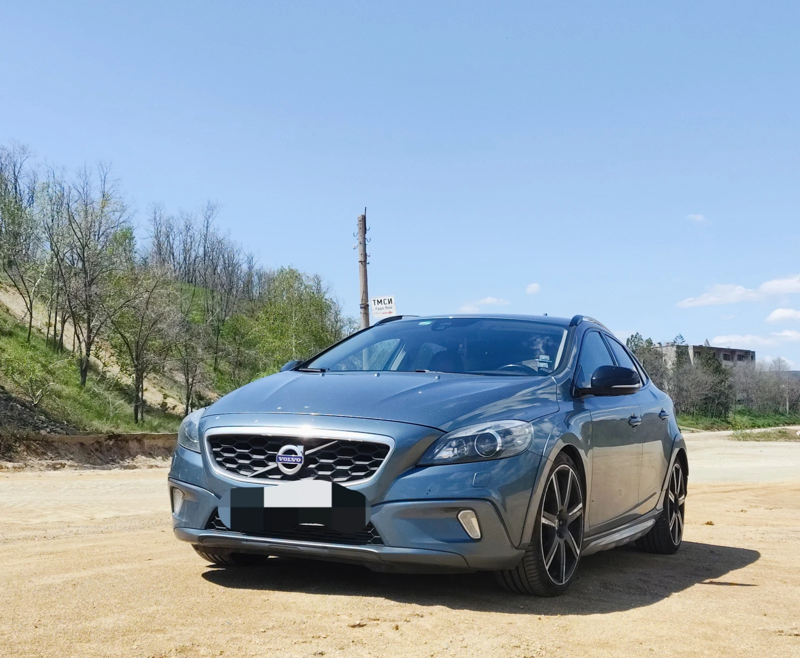 Volvo V40 Cross Country 2.5 AWD/ 5 цилиндъра/ обслужен/ 2 комплекта гуми