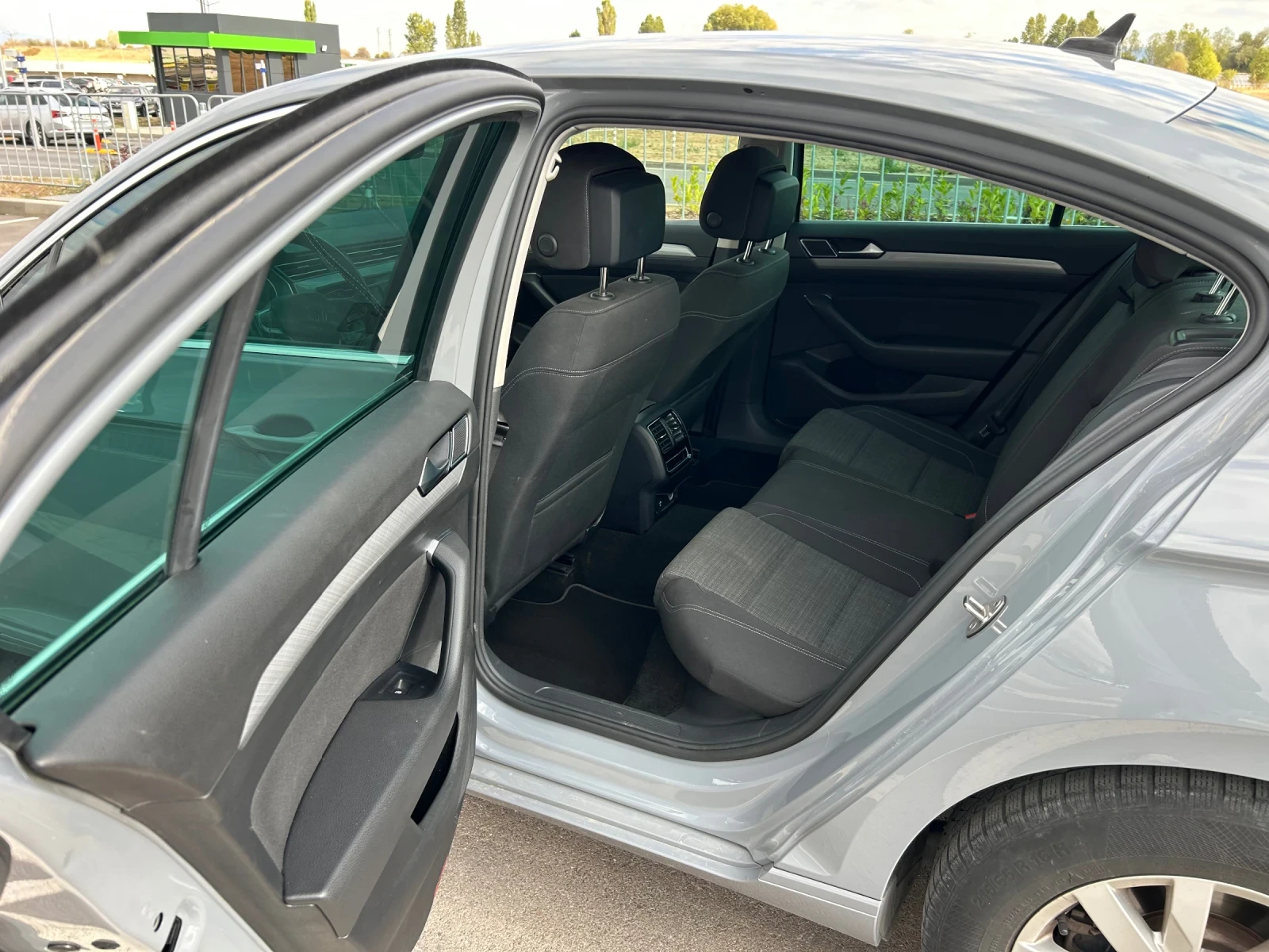 VW Passat 1.5i (150bhp) Automatic - ГАРАНЦИОНЕН - изображение 9