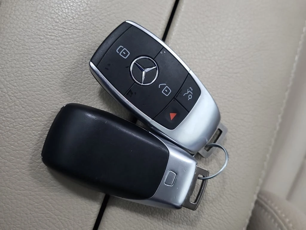 Mercedes-Benz C 300 * 4MATIC * CARFAX * БЕЗ ПЪРВОНАЧАЛНА ВНОСКА - изображение 10