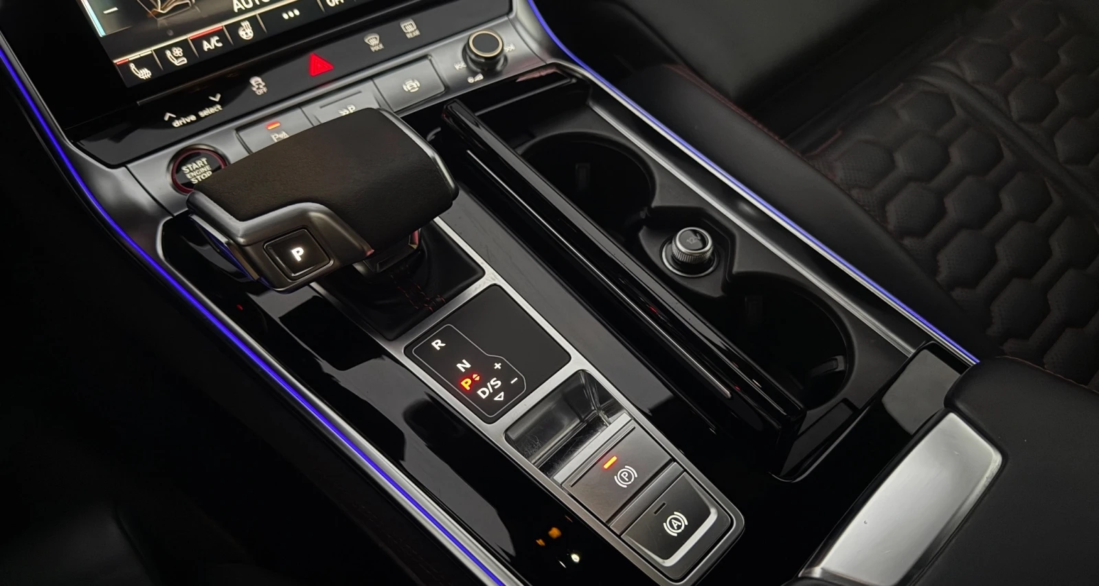 Audi Rs6 4.0TFSI Quattro - изображение 9