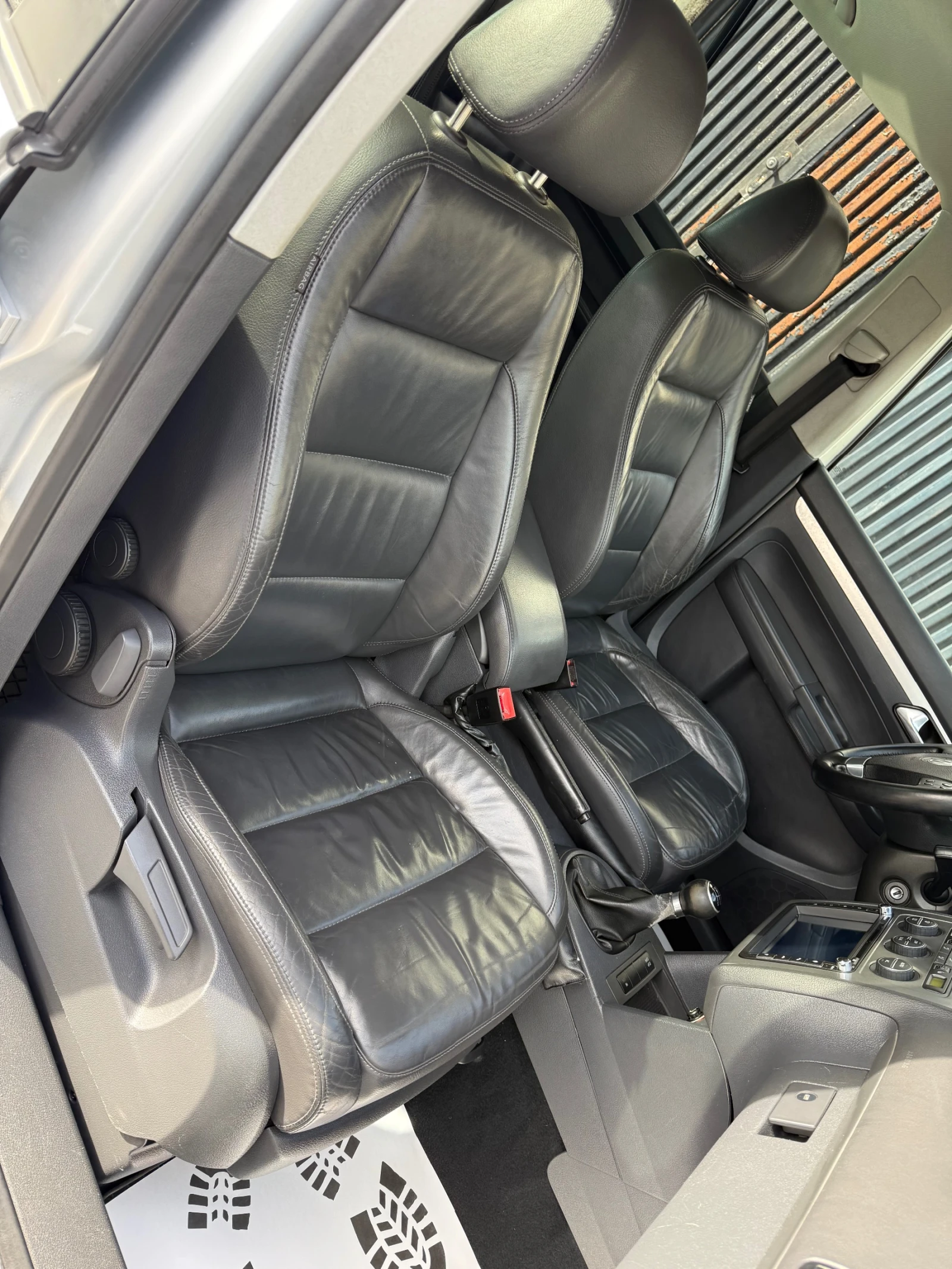 VW Touran 2.0TDI Highline 170kc - изображение 8