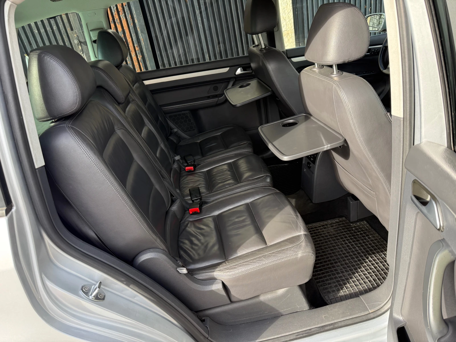 VW Touran 2.0TDI Highline 170kc - изображение 9