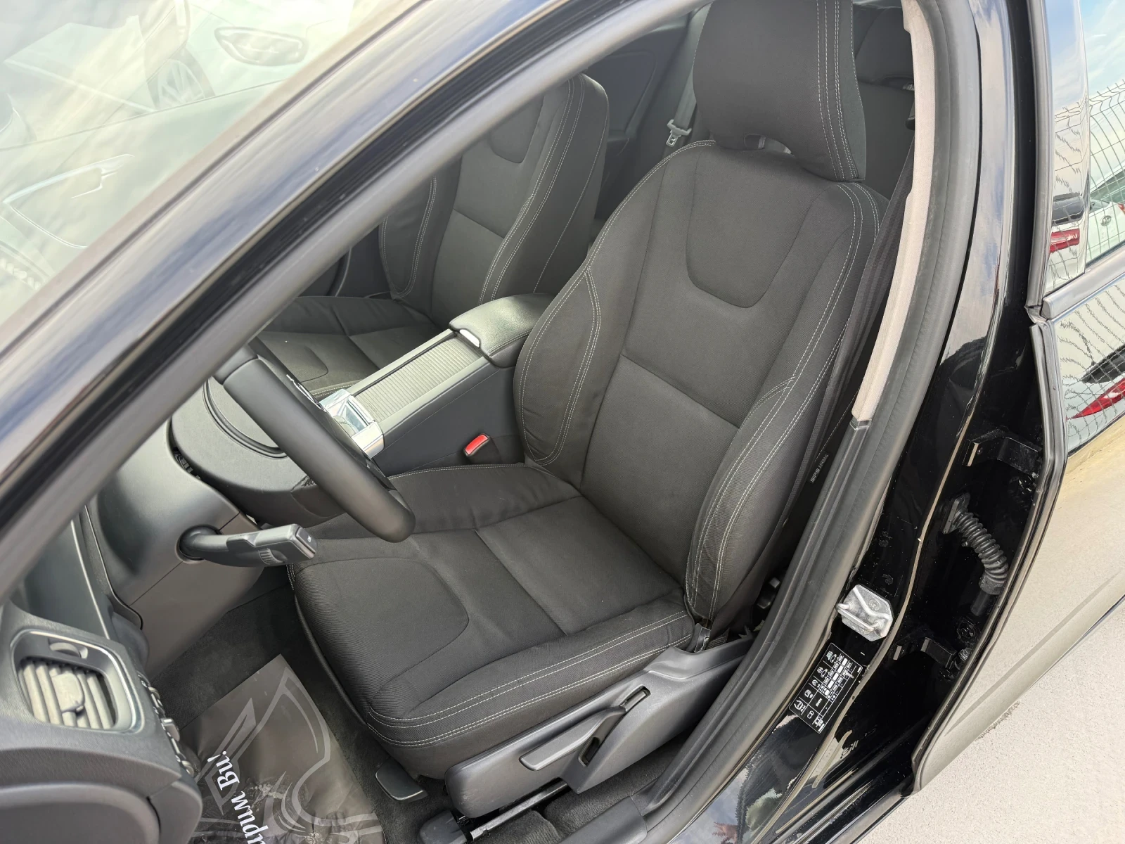 Volvo V60 1.6D* 2016г* АВТОМАТИК* 171.000КМ* НОВА* СЕРВИЗНА*, снимка 7 - Автомобили и джипове - 54060389