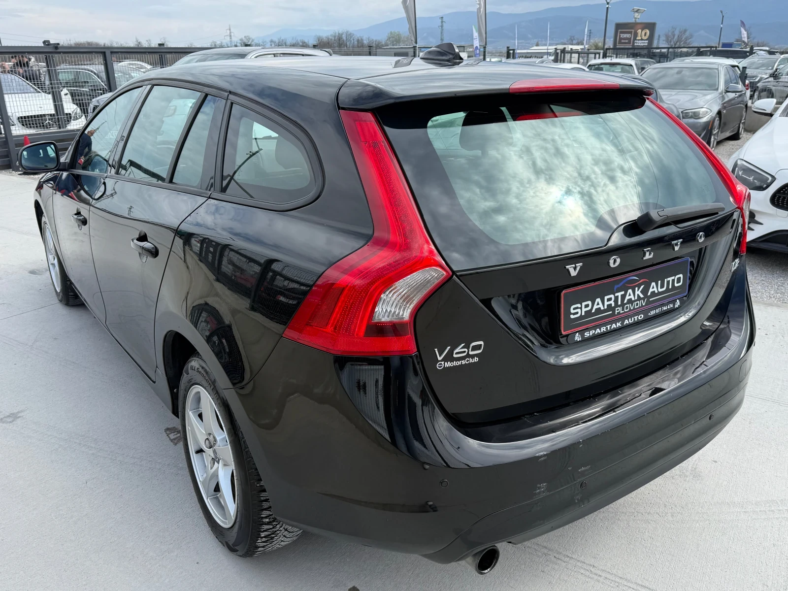 Volvo V60 1.6D* 2016г* АВТОМАТИК* 171.000КМ* НОВА* СЕРВИЗНА*, снимка 6 - Автомобили и джипове - 54060389