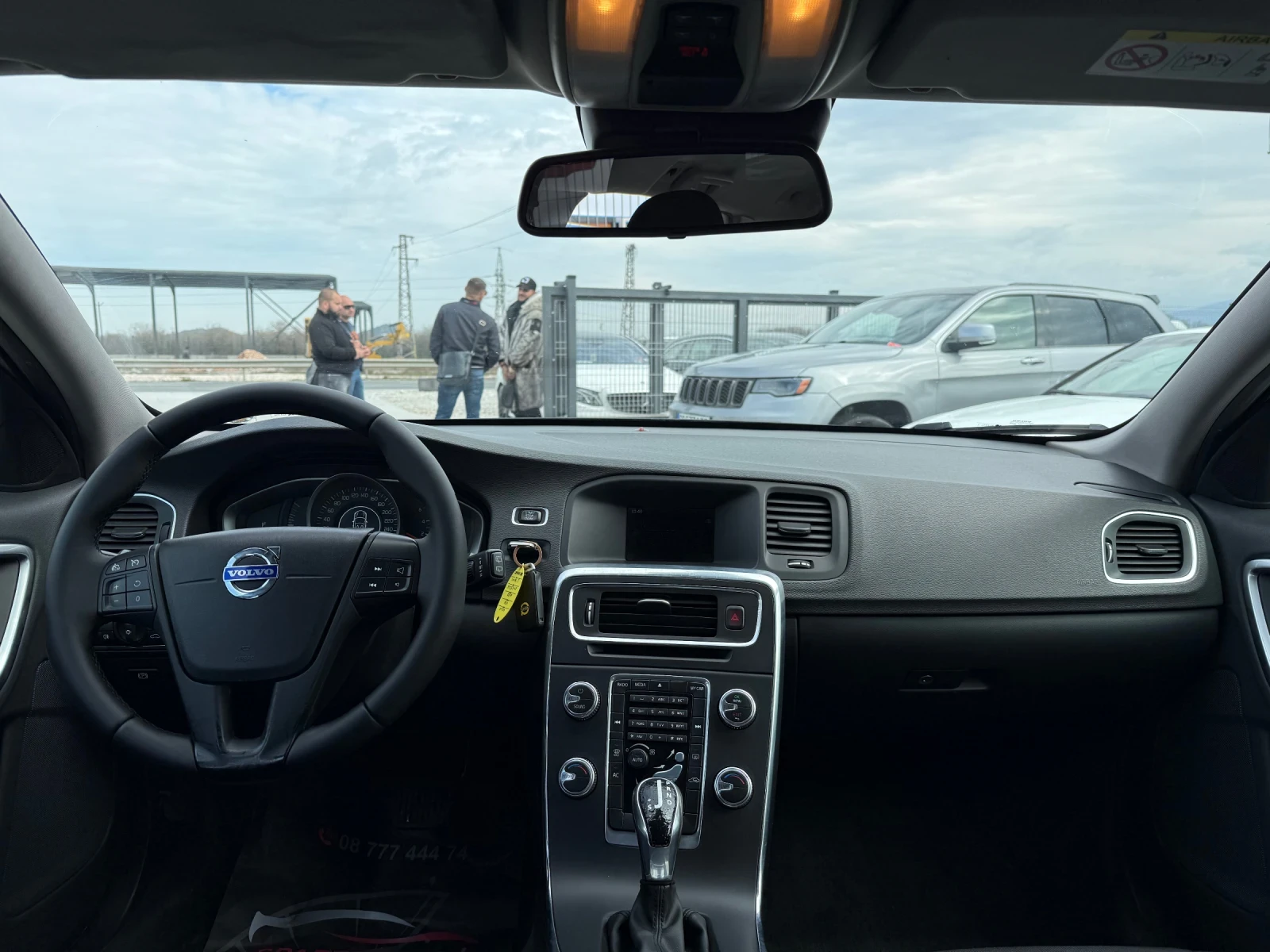 Volvo V60 1.6D* 2016г* АВТОМАТИК* 171.000КМ* НОВА* СЕРВИЗНА*, снимка 14 - Автомобили и джипове - 54060389