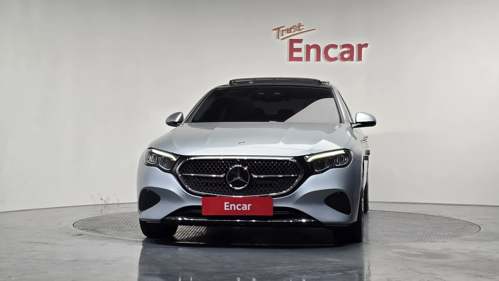 Mercedes-Benz E 200 2024* 5138KM* 360* DISTRONIK* KEYLESS* КРАЙНА ЦЕНА, снимка 2 - Автомобили и джипове - 54073334