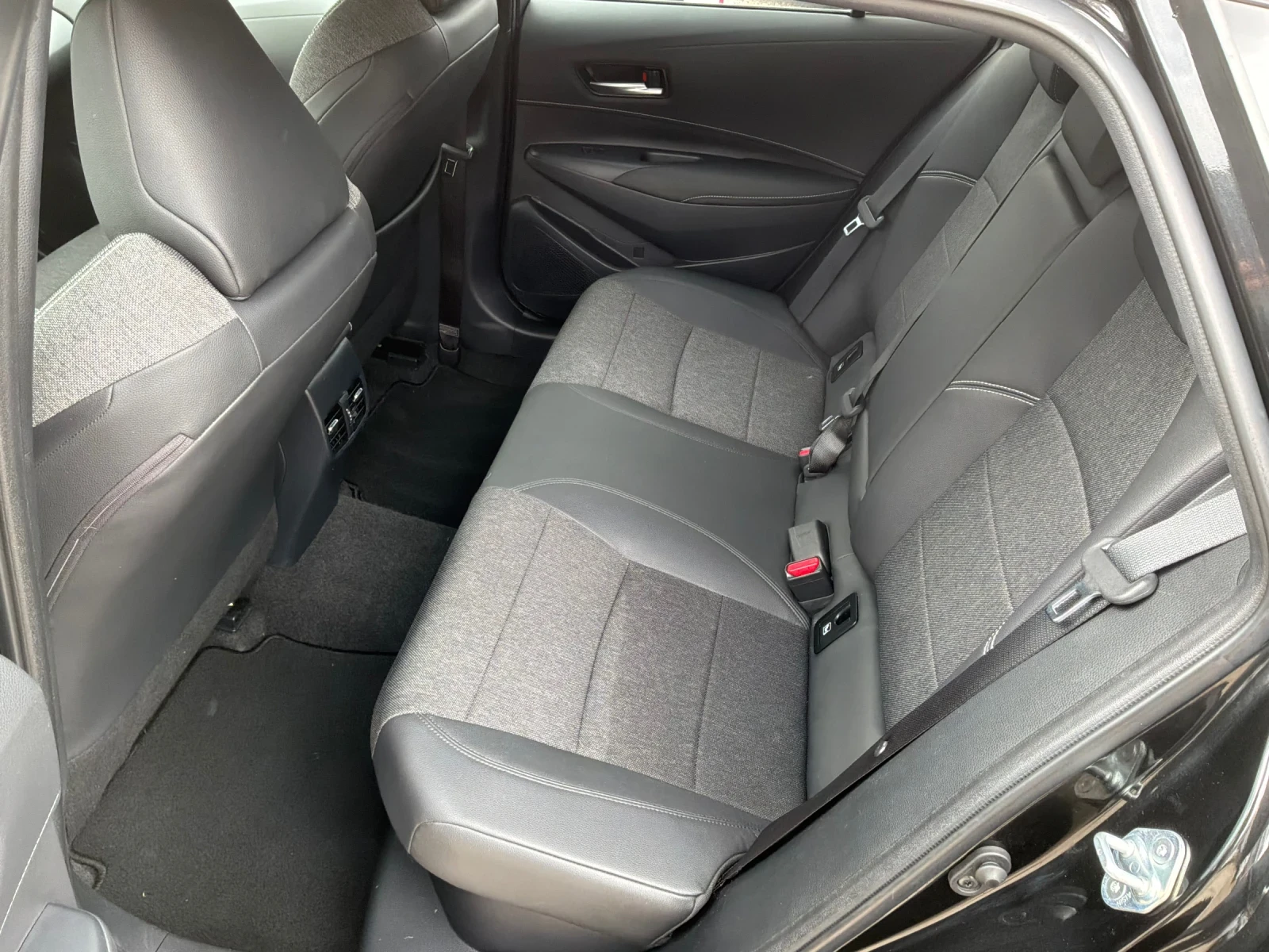 Toyota Corolla 1.8h 122�.� �������� 81000��. | Mobile.bg � ����������� 12