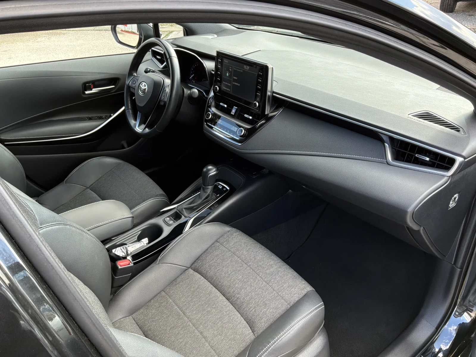 Toyota Corolla 1.8h 122�.� �������� 81000��. | Mobile.bg � ����������� 15