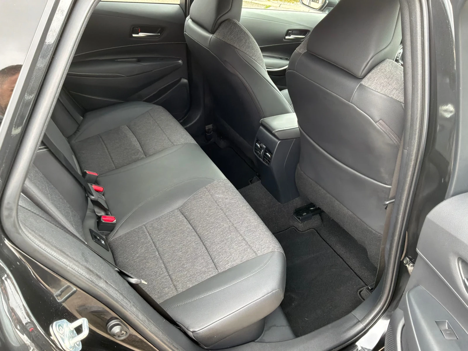 Toyota Corolla 1.8h 122�.� �������� 81000��. | Mobile.bg � ����������� 14