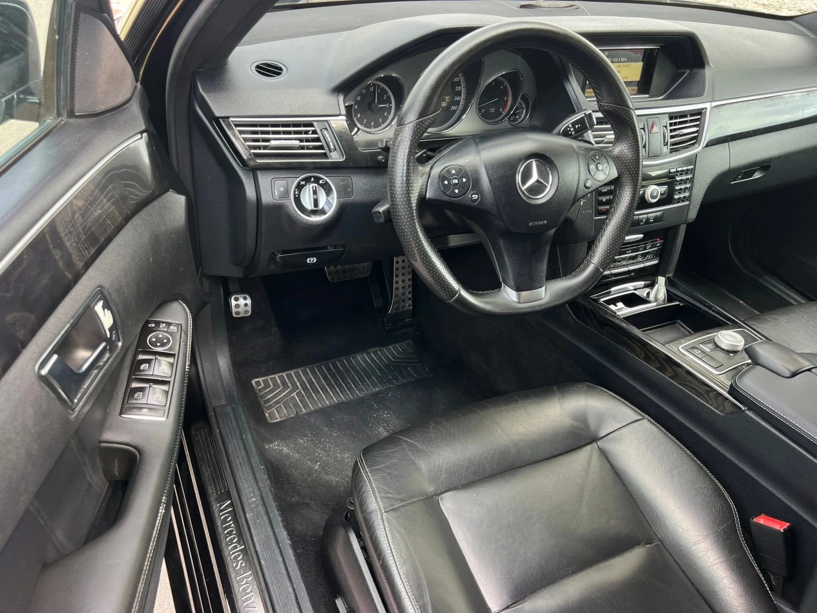 Mercedes-Benz E 350 AMG/XENON/NAVI/KOJA/UNIKAT, снимка 10 - Автомобили и джипове - 54527096