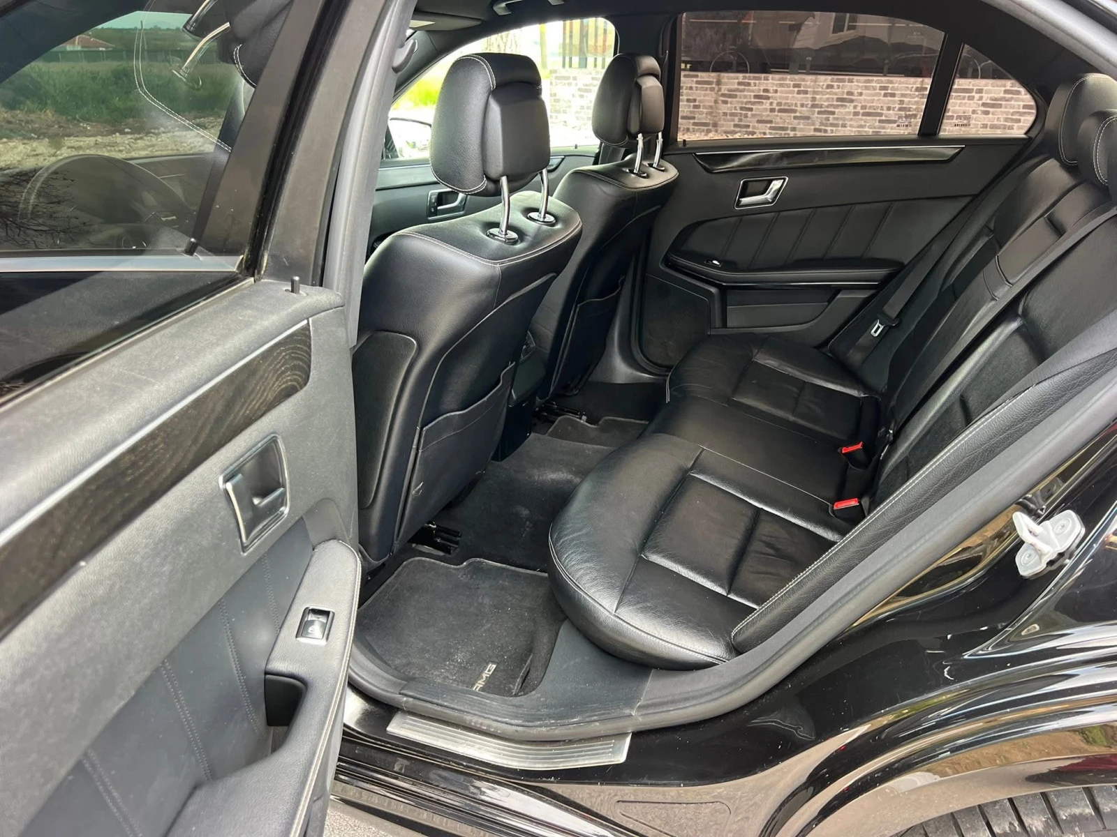 Mercedes-Benz E 350 AMG/XENON/NAVI/KOJA/UNIKAT, снимка 17 - Автомобили и джипове - 54527096