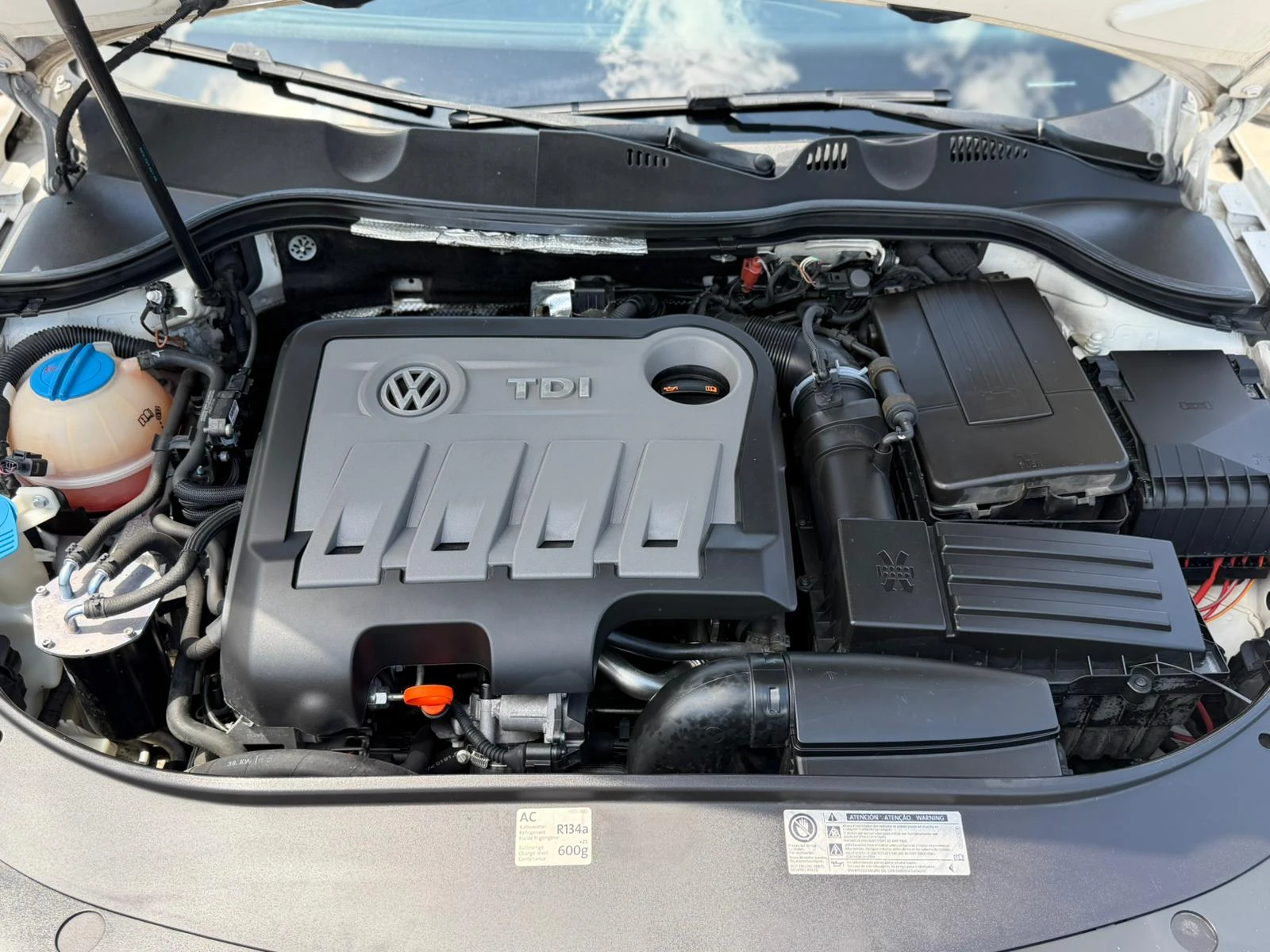 VW Passat .0TDI/Common Rail/HIGHLINE, снимка 12 - Автомобили и джипове - 54709660