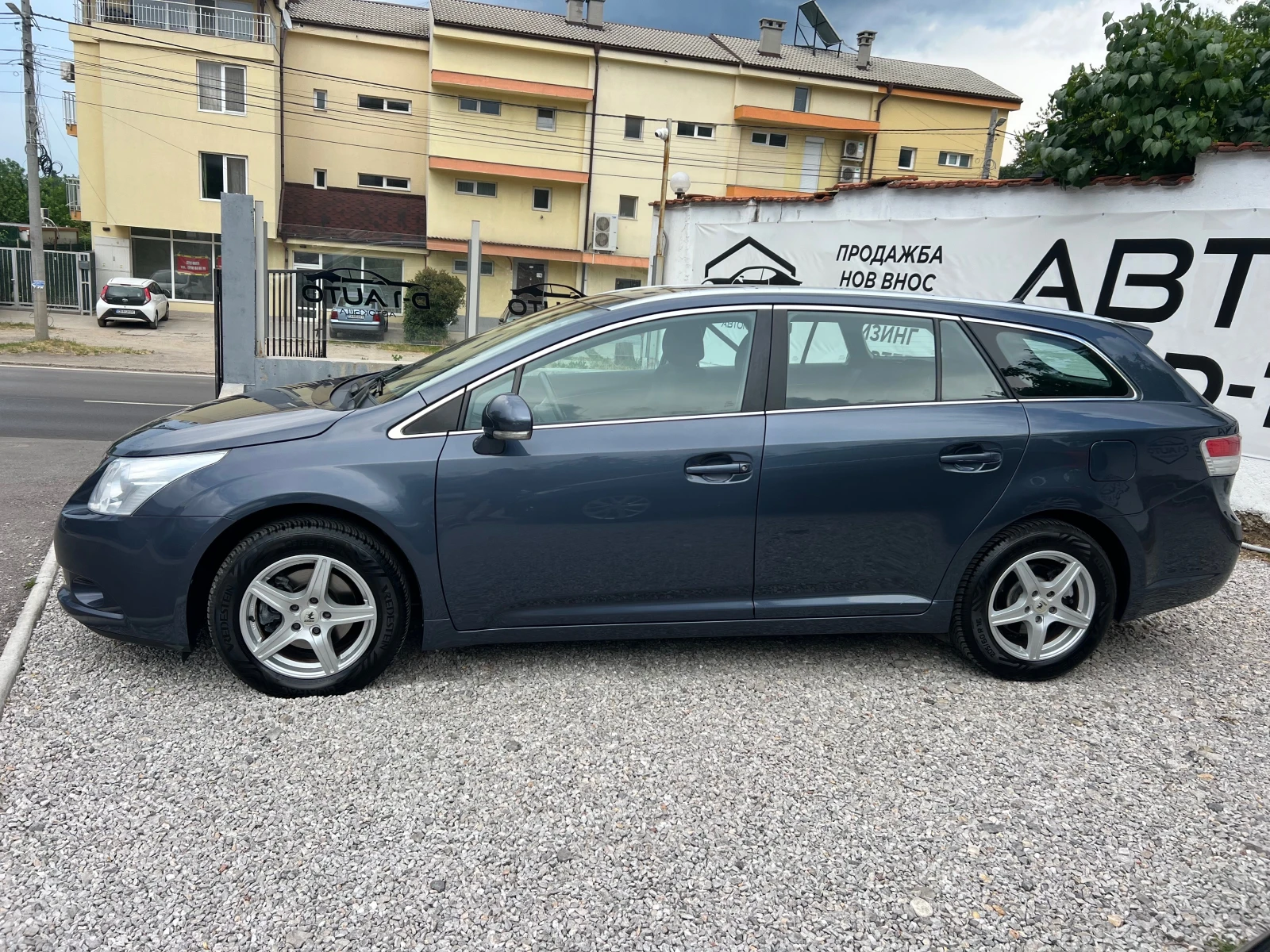 Toyota Avensis 1.8-SOLL, снимка 8 - Автомобили и джипове - 55014307