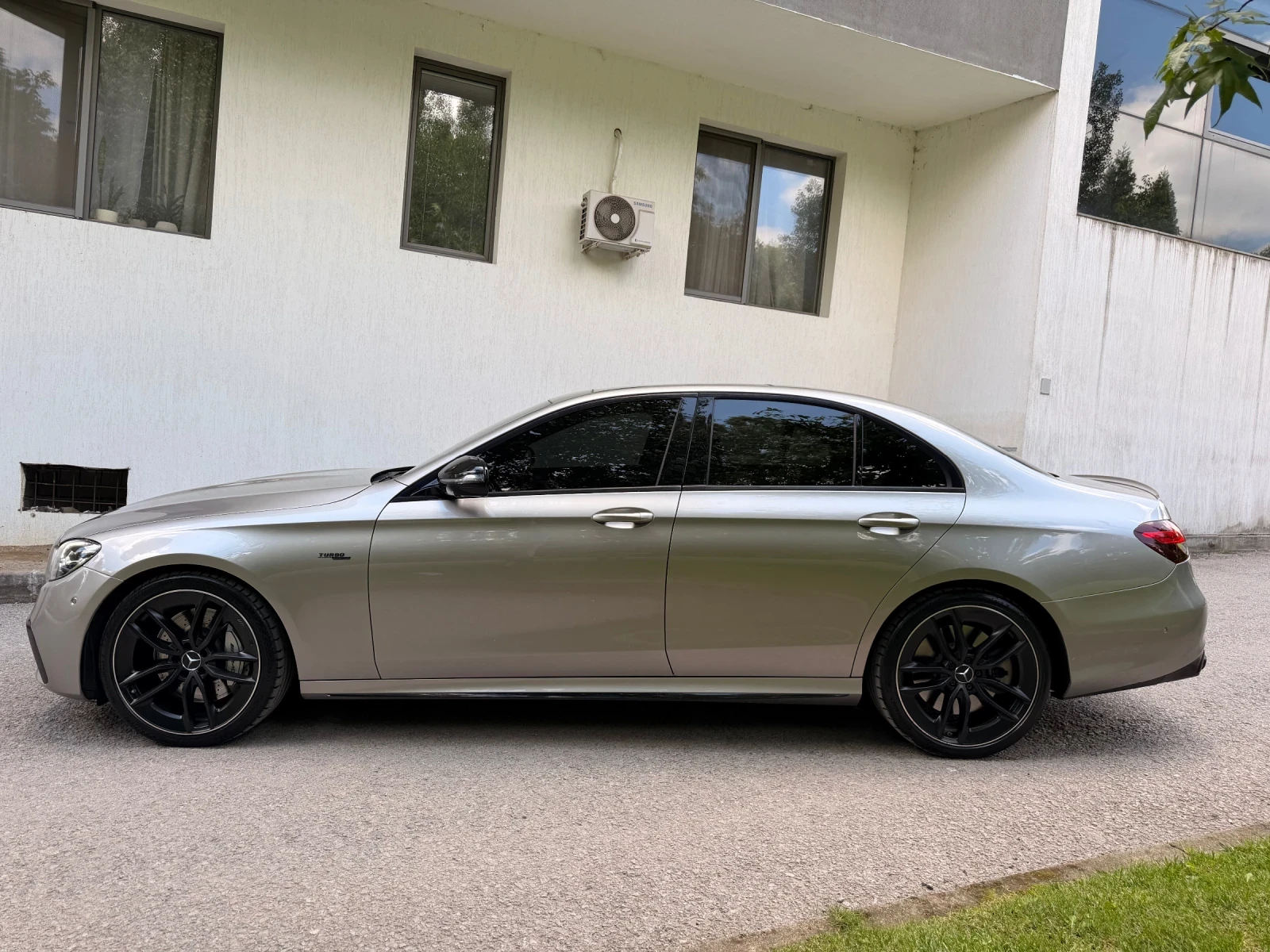 Mercedes-Benz E 53 AMG 4-MATIC + / BURMESTER , снимка 4 - Автомобили и джипове - 55153544