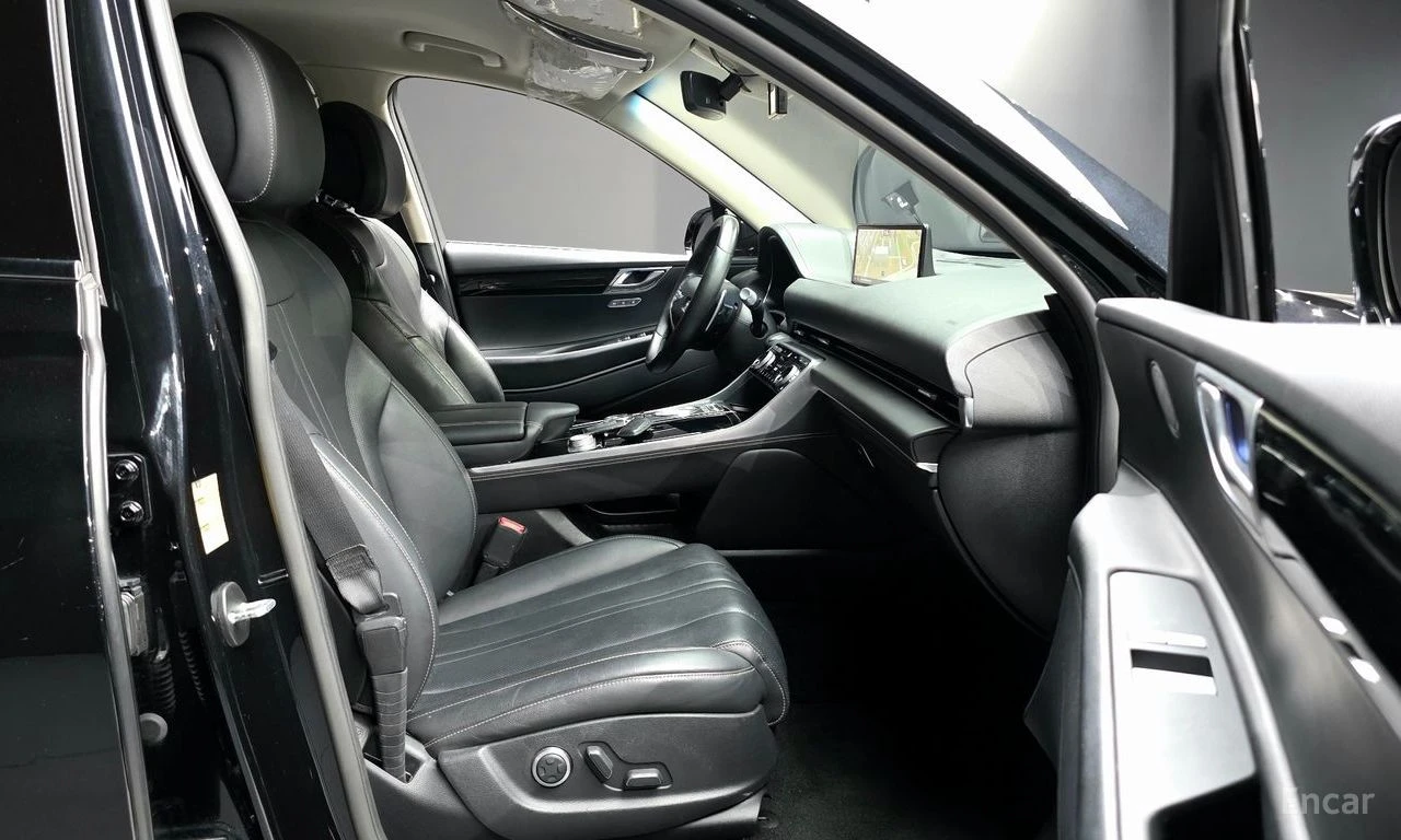 Genesis GV80 3.0D AWD* DISTRONIC* МАСАЖ* ВАКУУМ* ОБДУХВАНЕ* , снимка 7 - Автомобили и джипове - 55688920