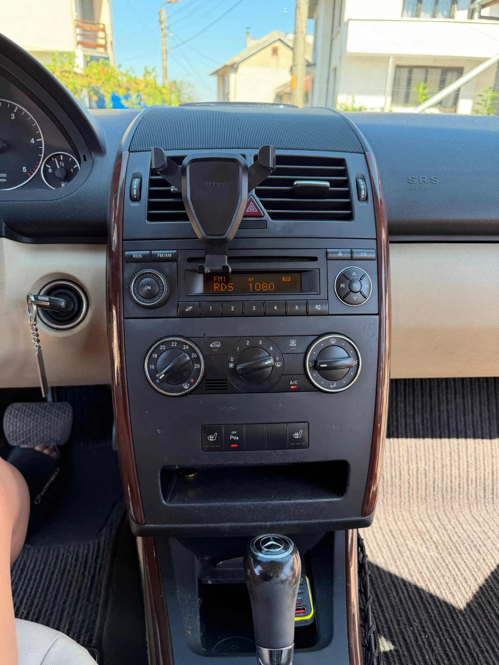 Mercedes-Benz A 180, снимка 4 - Автомобили и джипове - 55751753