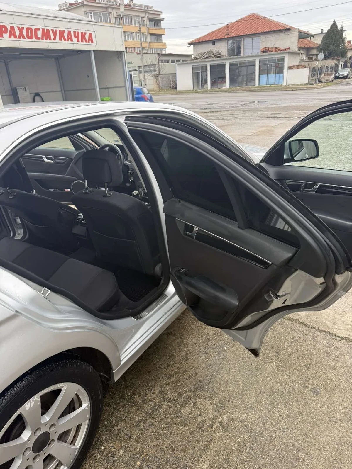 Mercedes-Benz C 220 CDI/NAVI/CAMERA/CARPLAY, снимка 6 - Автомобили и джипове - 55960140